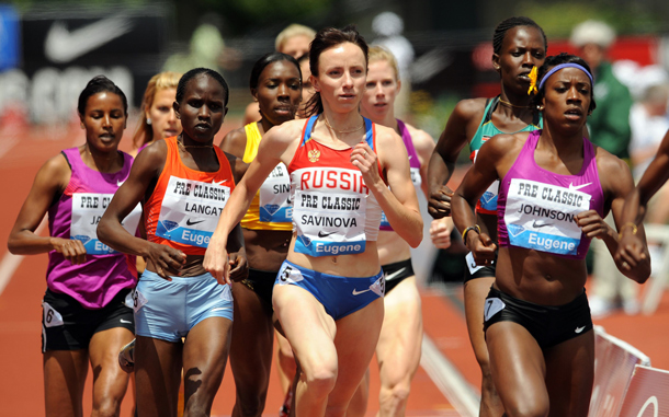 Mariya Savinova (C) of Russia leads the pack in the final lap on her way to winning the women's 800 meters at the Prefontaine Classic Diamond League track meet in Eugene, Oregon. (REUTERS)