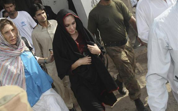 Angelina visits Pakistan - Emirates24|7