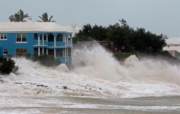 Waves crash onto the beach at John Smith's Bay in Smith's Parish as Hurricane Igor approaches in Bermuda. (AP)