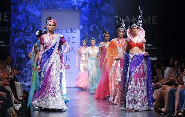 Models take to the catwalk wearing creations by Neeta Lulla at the Lakme Fashion Week Winter/Festive 2010 Grand Finale in Mumbai, India. (EPA)