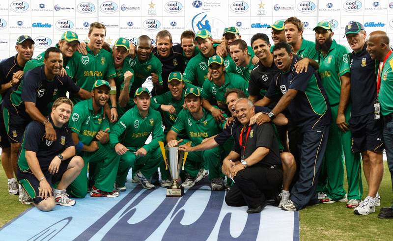 The victorious South Africa team pose with the Cool & Cool trophy after beating Pakistan in the fifth one-day international Dubai on Monday. (REUTERS)