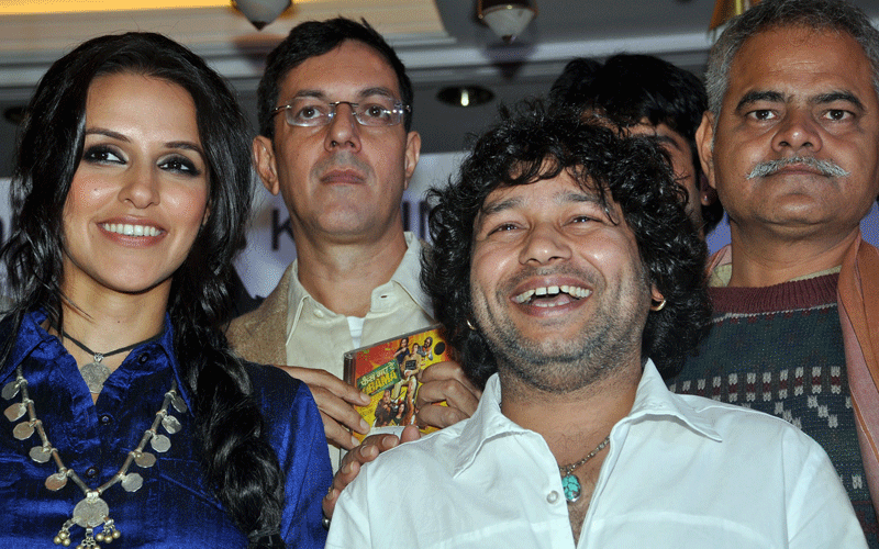 Indian Bollywood actors (from L) Neha Dhupia, Rajat Kapur, singer Kailash Kher and Sanjay Mishra pose during the music launch of the upcoming Hindi film “Phas Gaya Re Obama” directed by Subhash Kapoor in Mumbai. (AFP)