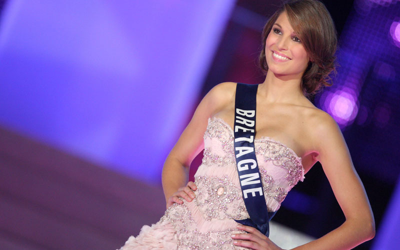 Miss Bretagne, Laury Thilleman, parades during the 64th edition of the Miss France 2011 beauty contest on December 4, 2009 in Caen, northwestern France. Thilleman was crowned Miss France 2011.   (AFP)