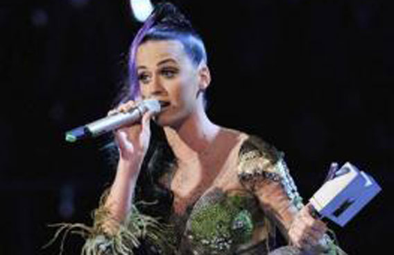 Katy Perry accepts the award for Best Video at the MTV Europe Music Awards 2010 in Madrid. (REUTERS)