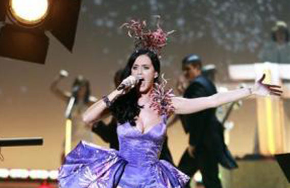 Katy Perry performs during the Victoria's Secret Fashion Show at the Lexington Armory in New York. (REUTERS)