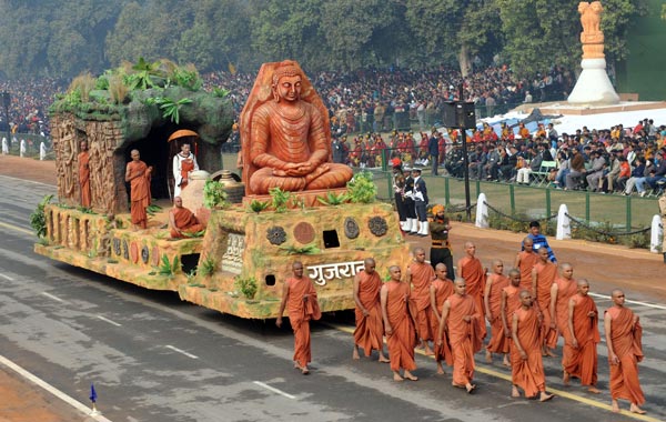 A float representing the Indian state of Gujarat rolls past during the final full dress rehearsal for the Indian Republic Day parade in New Delhi. (AFP)