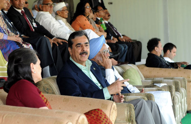 Pakistan Prime Minister, Yousuf Raza Gilani (C) speaks with Chairperson of India's UPA government Sonia Gandhi (L) as he sits beside Prime Minister Manmohan Singh of India (R) during the 2011 ICC World Cup second Semi-Final between India and Pakistan at Punjab Cricket Association (PCA) Stadium on March 30, 2011 in Mohali, India. (GETTY/GALLO)