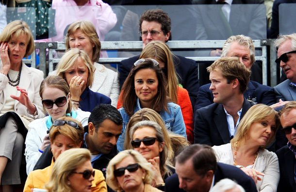 Pippa Middleton watches the Men's Singles third round match between Andy Roddick of the United States and Kevin Anderson of South Africa on day four of the AEGON Championships at Queens Club in London, England. (GETTY/GALLO)