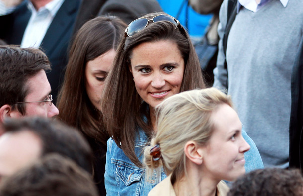 Pippa Middleton watches the Men's Singles third round match between Rafael Nadal of Spain and Radek Stepanek of Czech Republic on day four of the AEGON Championships at Queens Club1 in London, England. (GETTY/GALLO)