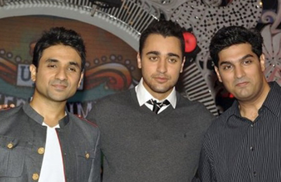 Bollywood actors Vir Das (L), Imran Khan (C) and Kunal Roy Kapoor pose for a photo at a promotional event for the the new film "Delhi Belly," in Mumbai. The film, which is mainly in English with a profanity-peppered dialogue and toilet humour, had by Monday taken a total of 487.5 million rupees ($10.9 million) since it opened on July 1, according to reports. (AFP)