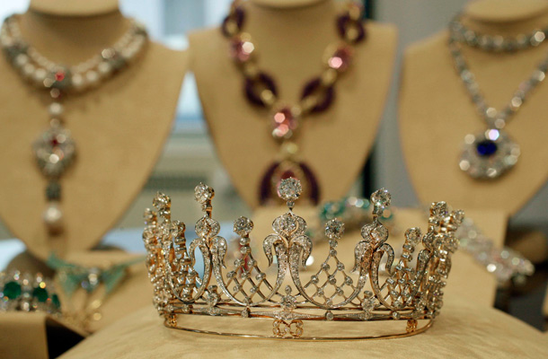 Elizabeth Taylor's "The Mike Todd Tiara," estimated at $60,000 - $80,000, is shown in this photograph at Christie's, in New York. (AP)