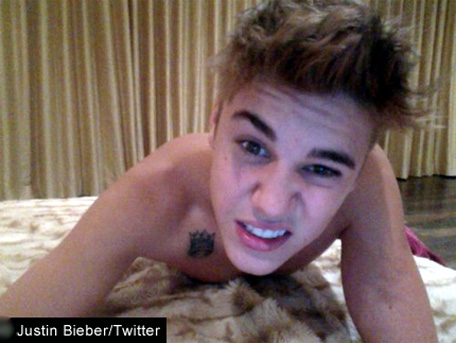 Justin Bieber intentionally leaks naked pic Entertainment