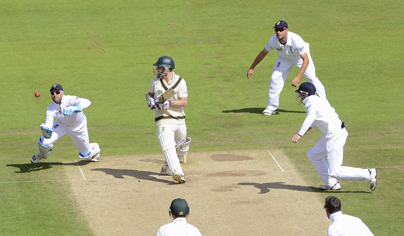 England's Matt Prior (L) catches Australia's Chris Rogers (C) during their fourth Ashes test cricket match at the Riverside cricket ground, Chester-Le-Street, northern England August 11, 2013. (REUTERS)