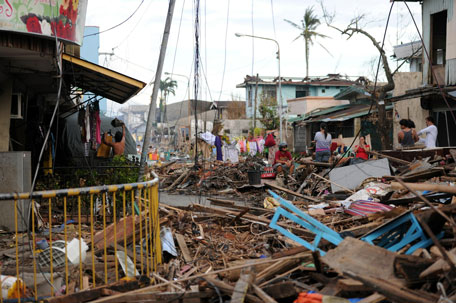 Philippines Typhoon: After battle to survive, the struggle to live ...