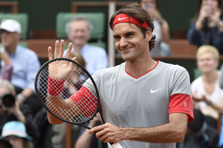 French Open: Federer cruises as Serena, Venus eye Paris showdown ...