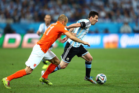 Fifa World Cup 2014 semifinal: Argentina knock out Netherlands 4-2 on ...