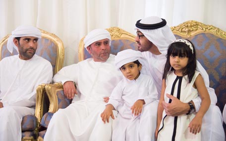 Mohamed visits families of martyrs - News - Government - Emirates24|7