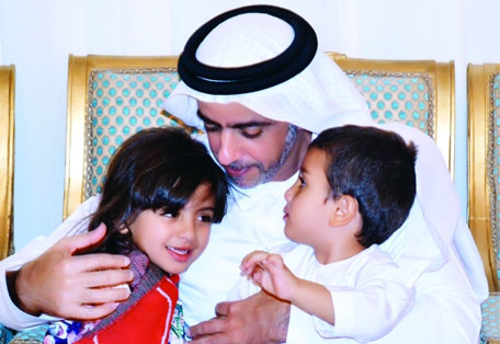 Lt. General Sheikh Saif bin Zayed Al Nahyan offered his condolences on Saturday evening to the family of martyr Hamoud Ali Saleh Al Ameri. (Al Bayan)