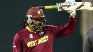 Photo: IPL star Gayle rides into another storm boasting of his 'big bat'