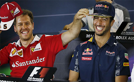 vettel hat