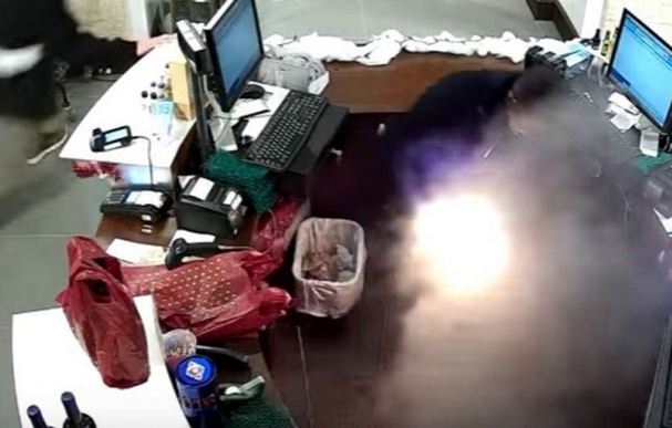 E cigarette explodes in man s pants Offbeat Crazy World