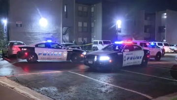 Photo: 4 dead in shooting at Dallas apartment building