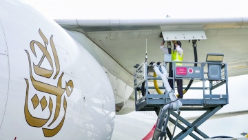 Photo: Emirates powers flights with sustainable aviation fuel from Singapore