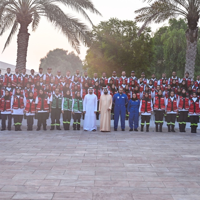 Photo: Mohammed bin Rashid meets with Dubai Corporation for Ambulance Services team