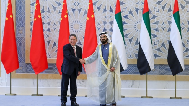 Photo: Mohammed bin Rashid and China’s Premier of the State Council discuss ways to deepen bilateral partnership