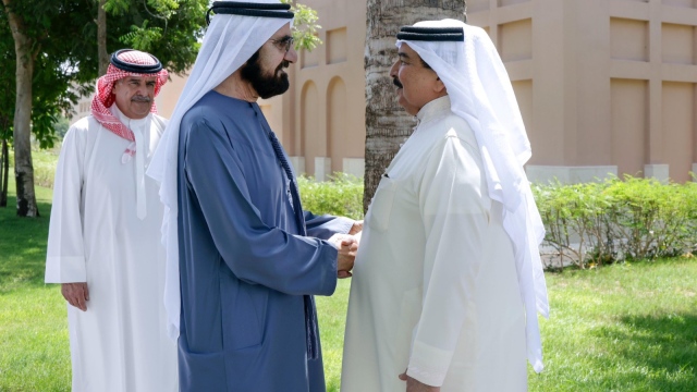 Photo: Mohammed bin Rashid meets with the King of Bahrain at his residence in Abu Dhabi