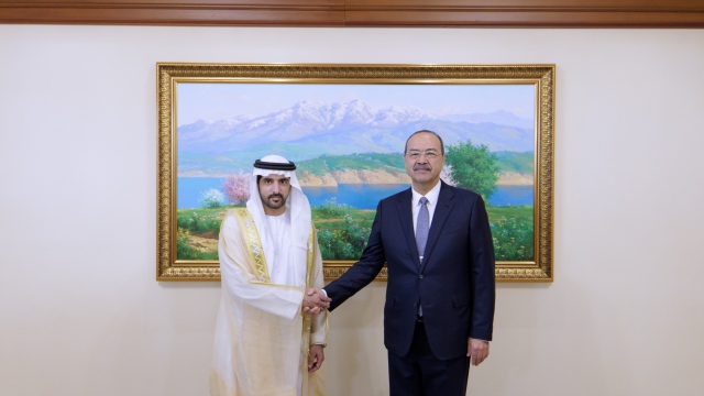 Photo: ​Hamdan bin Mohammed meets with Prime Minister of Uzbekistan