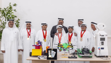 Photo: UAE President congratulates award-winning students