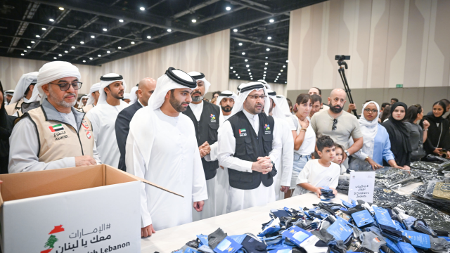 Photo: Mansoor bin Mohammed visits ‘UAE Stands with Lebanon’ campaign centre at Expo City Dubai