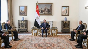 Photo: Egyptian President warns against full-blown regional war