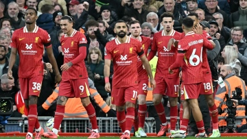 Photo: Liverpool defeat Chelsea to reclaim Premier League lead