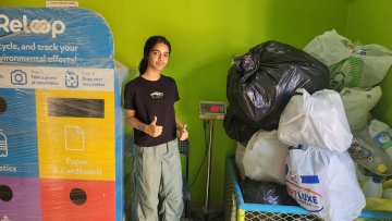 Photo: 16-Year-Old Leads Recycling Initiative for Environmental Sustainability