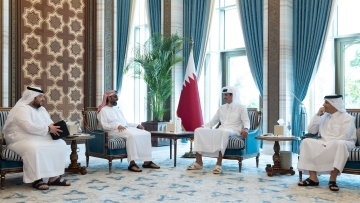 Photo: Emir of Qatar receives Tahnoon bin Zayed