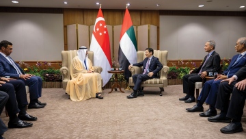 Photo: Crown Prince of Abu Dhabi, Prime Minister of Singapore discuss strengthening bilateral relations