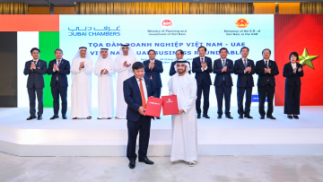 Photo: Emirates signs strategic MoUs with Vietnam Airlines and VietJet