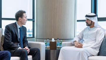 Photo: ​Hamdan bin Mohammed meets with CEO of TikTok