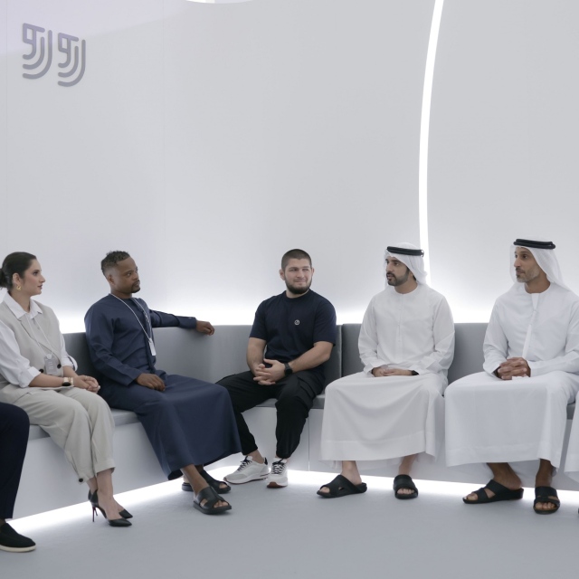 Photo: Hamdan bin Mohammed attends Dubai Sports Retreat, meets with Dubai sports ambassadors