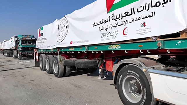 Photo: Four Emirati aid convoys arrive in Gaza as part of Operation Chivalrous Knight 3