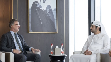 Photo: Maktoum bin Mohammed meets with Chairman, CEO of Accor Group