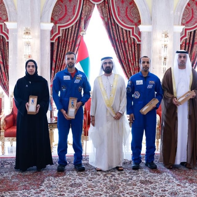 Photo: Mohammed bin Rashid honours 5 Emiratis for outstanding contributions to the UAE’s space sector