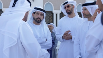 Photo: Hamdan bin Mohammed meets with local dignitaries and senior officials at Za’abeel Majlis