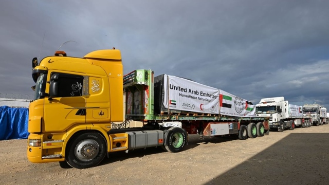 Photo: Three UAE aid convoys arrive in Gaza Strip as part of 'Operation Chivalrous Knight 3'