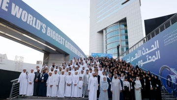 Photo: Mohammed bin Rashid attends graduation of more than 300 content creators and experts in digital and government communication