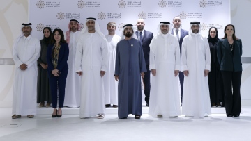 Photo: Mohammed bin Rashid meets with members of Board of Young Arab Leaders