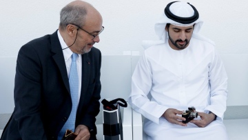 Photo: Hamdan bin Mohammed meets with Chairman of the Supervisory Board of Leica Camera AG