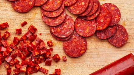 Photo: UAE Markets Free of Contaminated "Beef Pepperoni"